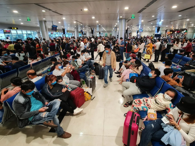 Sân bay Tân Sơn Nhất đón lượng hành khách kỷ lục. Ảnh minh hoạ