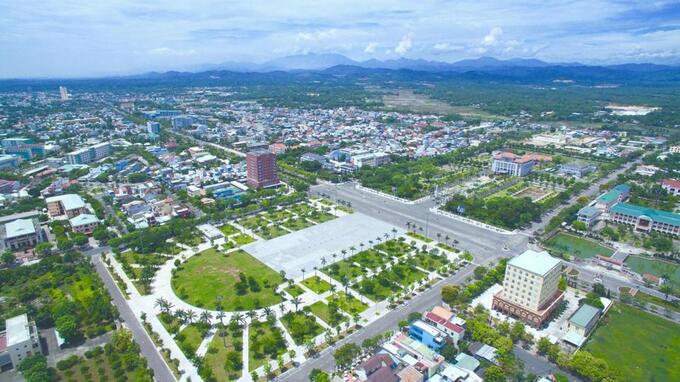 Chủ tịch tỉnh Quảng Nam đề nghị tạm dừng đấu thầu các dự án bất động sản mới.