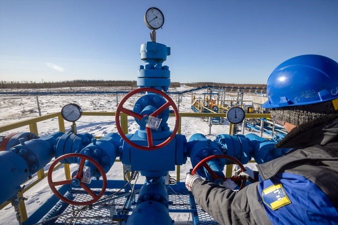Doanh thu thuế từ dầu khí của Nga sụt giảm gần 50% dẫn tới thâm hụt ngân sách. Ảnh: AFP/Getty