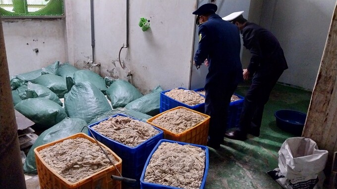 Cục Quản lý thị trường Bắc Giang phát hiện 9,5 tấn thực phẩm đông lạnh không rõ nguồn gốc.