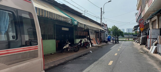 Phần đất bên hông Trung tâm đang cho thuê.