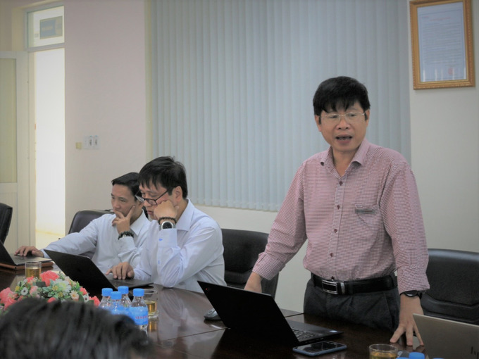 Ông Trần Văn Khánh – Giám đốc Công ty Thủy điện Buôn Kuốp báo cáo với Đoàn giám sát.