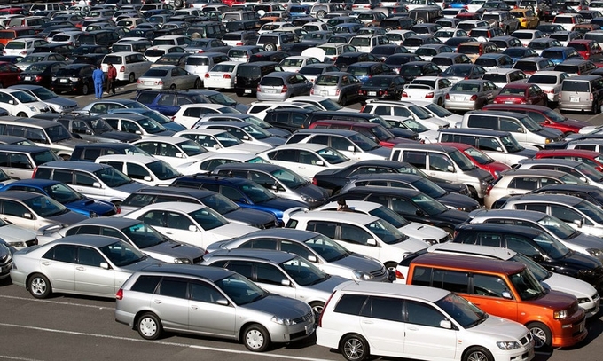 Doanh nghiệp ôtô nhập khẩu đề xuất giảm 50% phí trước bạ.