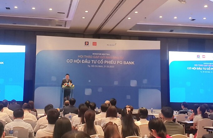 Ông Phạm Văn Thanh, Chủ tịch Tập đoàn Petrolimex thông tin về thương vụ chào bán 100% sổ phần sở hữu PGB của Petrolimex trong 2023.