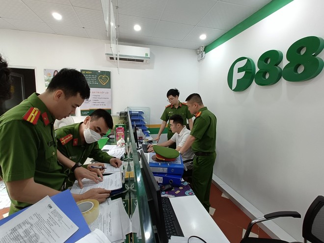 Đồng loạt kiểm tra các địa điểm kinh doanh của F88 tại Bắc Giang.