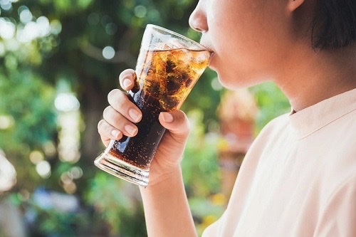 Bộ Y tế đề xuất đánh thuế theo hàm lượng đường trong 100ml đồ uống.
