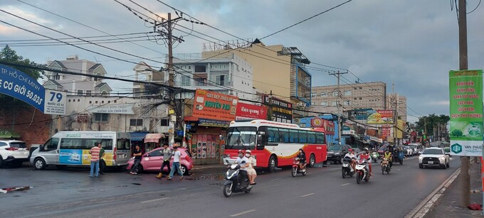 Hiện nay, đã có App TTDK, người dân, doanh nghiệp có thể tải về để biết thông tin về đăng kiểm (ảnh chụp sáng ngày 5/4).