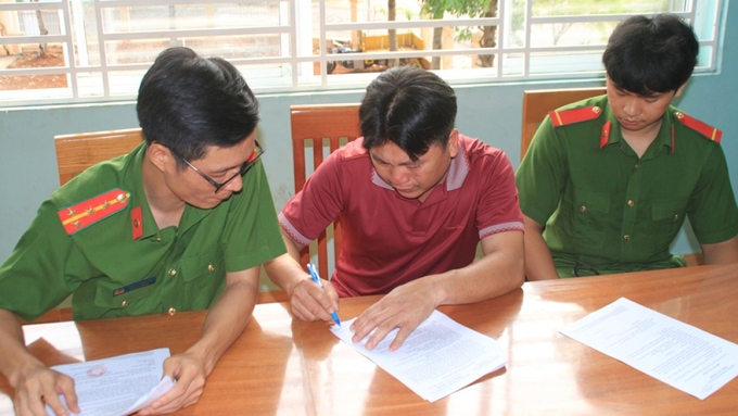 Bị can Đặng Văn Tuấn bị bắt tạm giam để điều tra về hành vi buôn lậu (Ảnh: CACC).