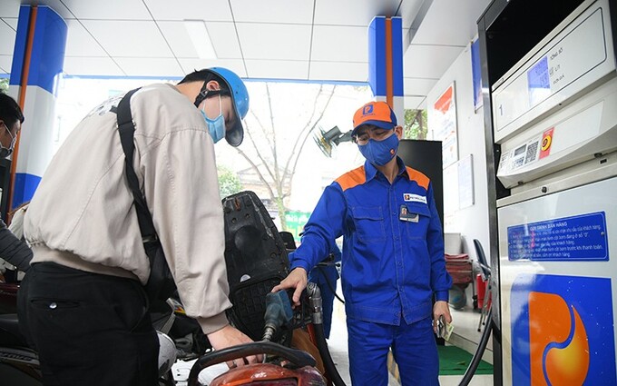 Giá xăng, dầu đồng loạt giảm từ 17 giờ chiều nay.