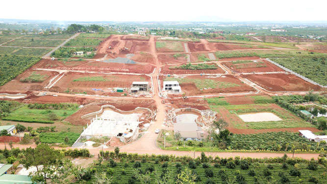 Sở Xây dựng tỉnh Lâm Đồng hướng dẫn các địa phương xử lý tình trạng núp bóng hiến đất làm đường để phân lô, tách thửa trái phép.
