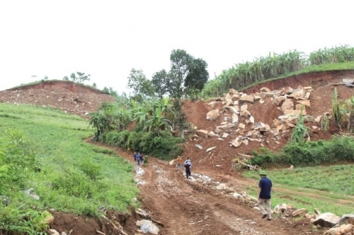 Khai thác khoáng sản và lấn, chiếm đất rừng sản xuất tại huyện Nghĩa Đàn.