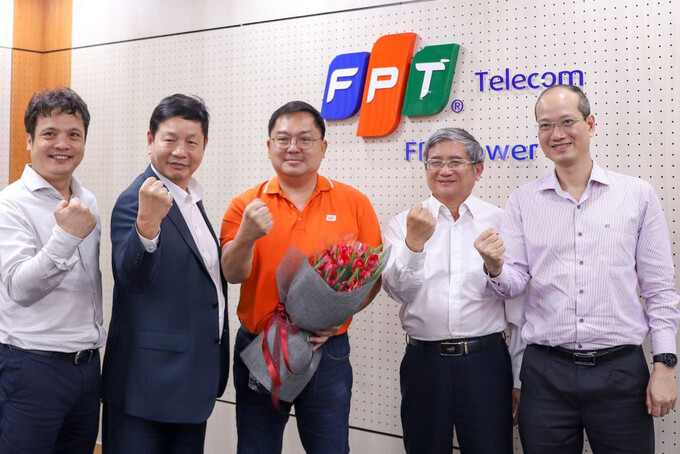 Ông Hoàng Nam Tiến rời vị trí Chủ tịch FPT Telecom. Ảnh: FPT.