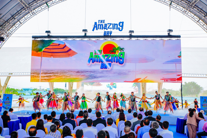 The Amazing Bay (Tp Biên Hòa, tỉnh Đồng Nai), cũng đã chính thức công bố giá vé trọn gói mới cực hấp dẫn áp dụng xuyên suốt mùa hè dành cho du khách.