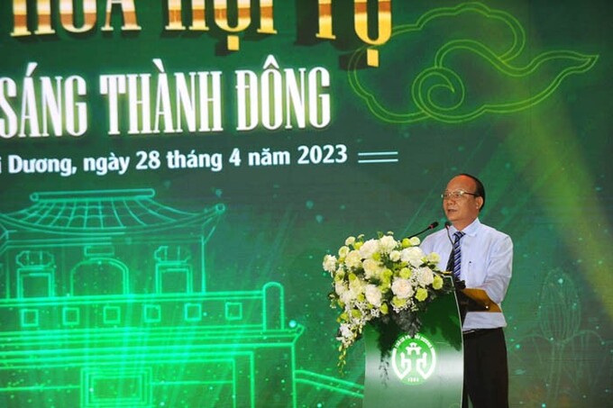 Ông Nguyễn Tất Thắng, Chủ tịch Hội đồng quản trị Công ty CP Tập đoàn T&T, đơn vị tài trợ chính tuyến phố đi bộ, chợ đêm Bạch Đằng phát biểu.