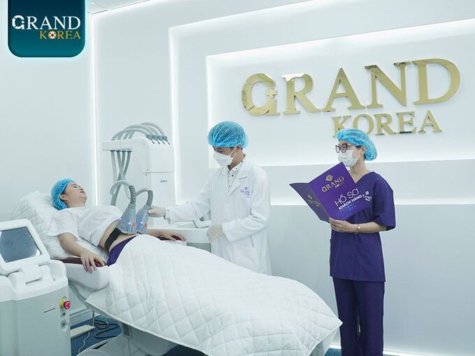 Công ty TNHH Grand Korea bị phạt 90 triệu đồng và đình chỉ hoạt động khám chữa bệnh do không có giấy phép hoạt động.