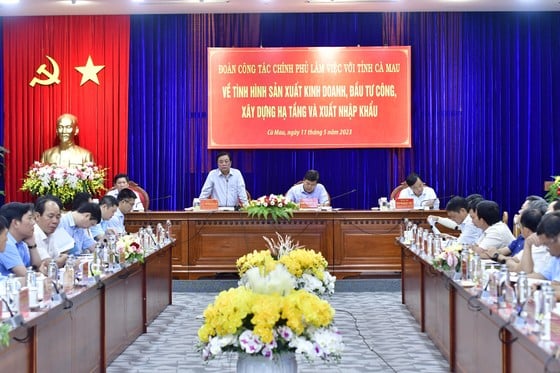 Đoàn công tác Chính phủ do Bộ trưởng Bộ NN-PTNT Lê Minh Hoan làm việc tại tỉnh cà Mau.