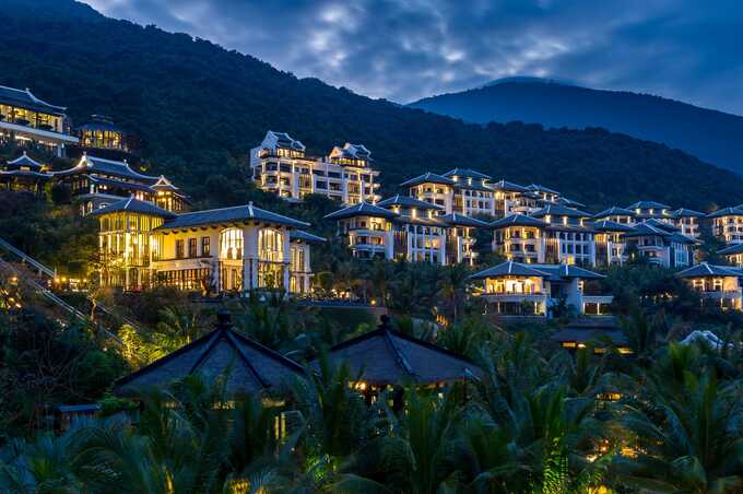 Khu nghỉ dưỡng InterContinental Danang Sun Peninsula Resort.
