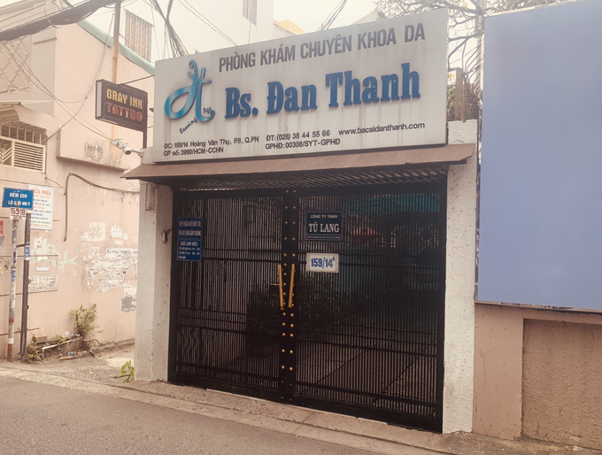 Mua mỹ phẩm của Phòng khám Da liễu bác sĩ Đan Thanh nhưng khách hàng không nhận được hóa đơn. (Ảnh: Quang Linh).