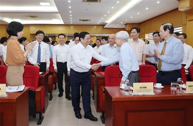Thủ tướng Phạm Minh Chính với các đại biểu. Ảnh: TTXVN