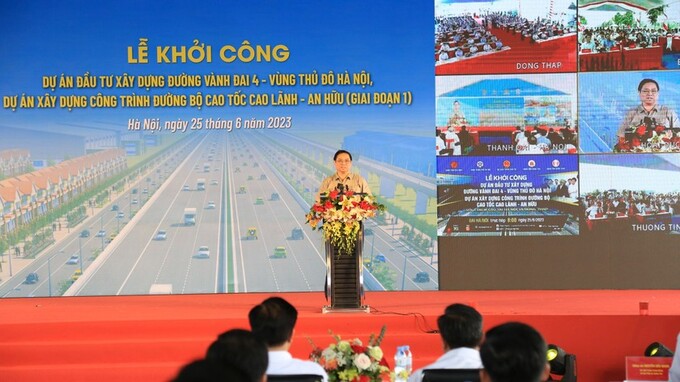 Thủ tướng Chính phủ Phạm Minh Chính dự lễ Khởi công dự án Vành đai 4 - vùng Thủ đô.