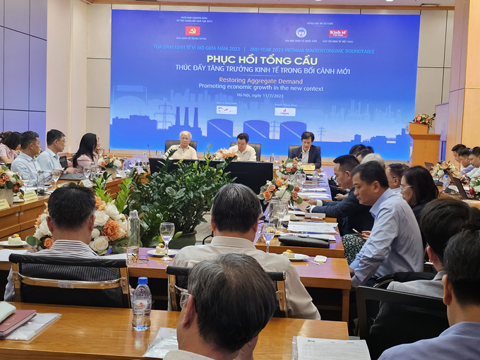 Ngày 11/7, Trường Đại học Kinh tế Quốc dân phối hợp với Tạp chí Kinh tế Việt Nam tổ chức Tọa đàm “Phục hồi tổng cầu, thúc đẩy tăng trưởng kinh tế trong bối cảnh mới”.