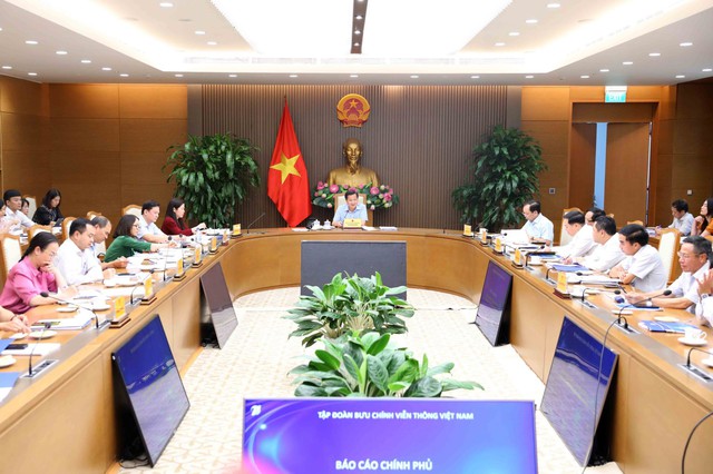 Phó thủ tướng Lê Minh Khái họp với các Bộ, ngành về Đề án cơ cấu lại Tập đoàn Bưu chính Viễn thông Việt Nam (VNPT) đến năm 2025.
