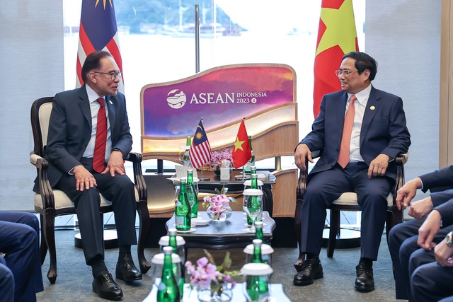 Thủ tướng Phạm Minh Chính và Thủ tướng Malaysia Anwar Ibrahim. Ảnh: VGP