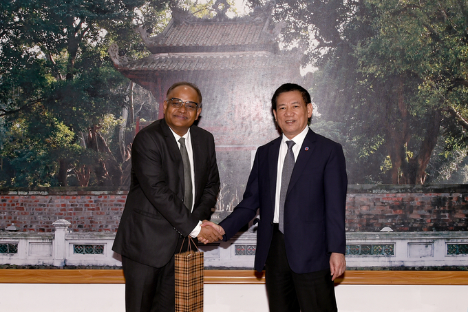 Bộ trưởng Hồ Đức Phớc tiếp ông Shantanu Chakraborty, Giám đốc Quốc gia của ADB tại Việt Nam.