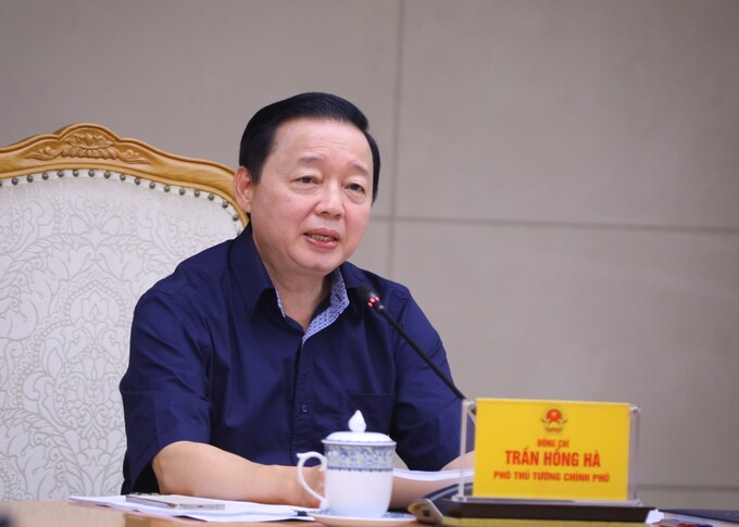 Phó thủ tướng Trần Hồng Hà yêu cầu làm rõ chính sách ưu đãi về đất, thuế, lãi suất khi triển khai nhà ở xã hội.