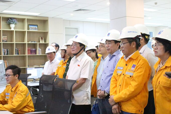 Phó chủ tịch Quốc Hội Nguyễn Đức Hải khảo sát và làm việc tại Công ty Khí Cà Mau và Công ty Điện lực Dầu khí Cà Mau.