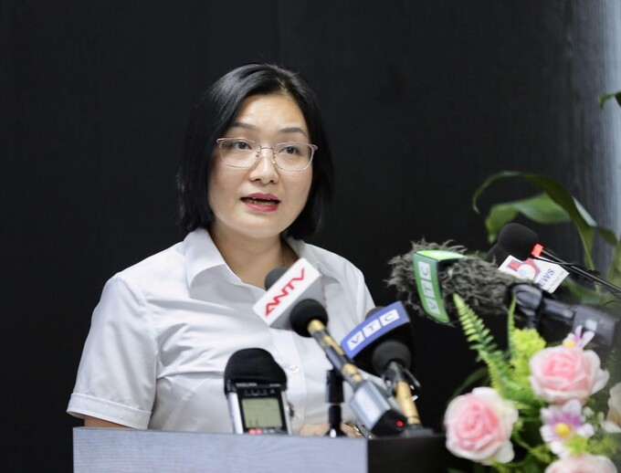 Giám đốc VPA Lâm Thị Mai Anh trao đổi với báo chí.