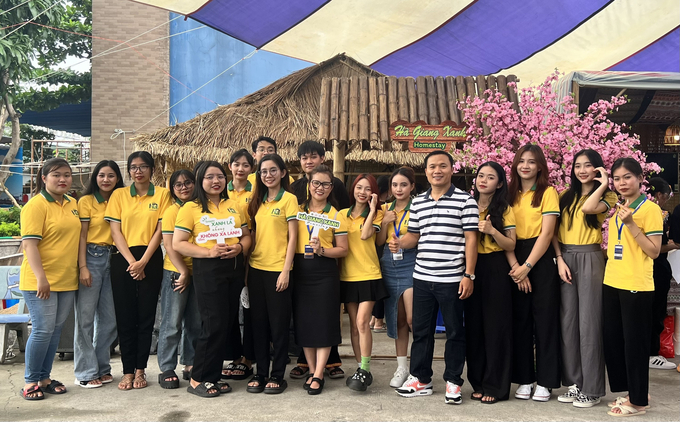 Khoa Du lịch mong muốn mỗi bạn sinh viên sẽ là một sứ giả, mang văn hoá của dân tộc, đất nước, con người Việt Nam đến với bạn bè quốc tế.