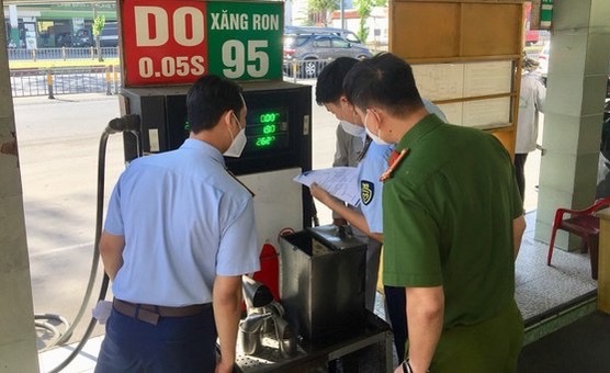 Công ty xăng dầu Thành Phát ở Vũng Tàu bị phạt hơn 567 triệu đồng do kinh doanh xăng không đạt chất lượng.