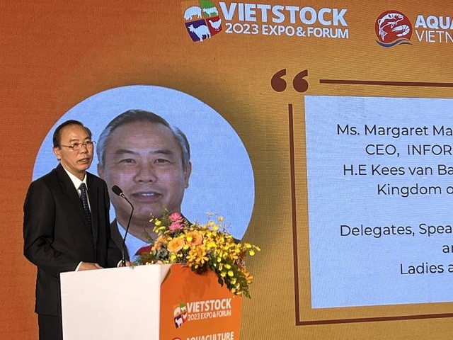 Thứ trưởng Bộ Nông nghiệp và Phát triển Nông thôn - Phùng Đức Tiến phát biểu tại Vietstock 2023.