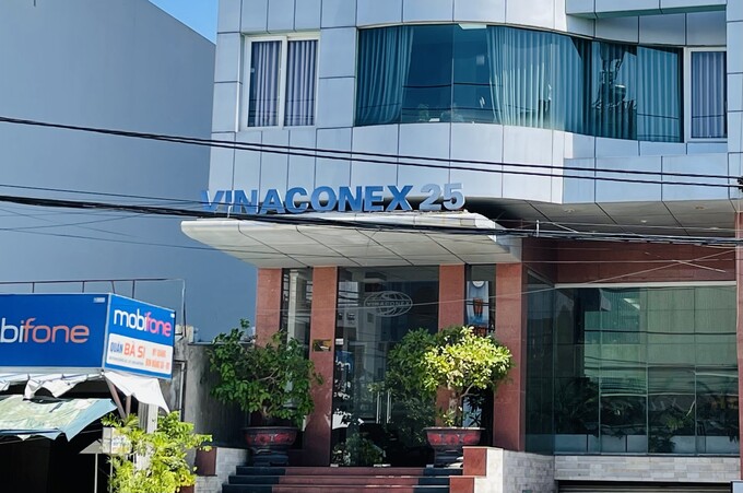 Vinaconex đã thông qua việc mua gần 7,96 triệu cổ phiếu VCC của Vinaconex 25 với tổng giá trị 79,59 tỷ đồng để tăng vốn điều lệ cho Vinaconex 25.