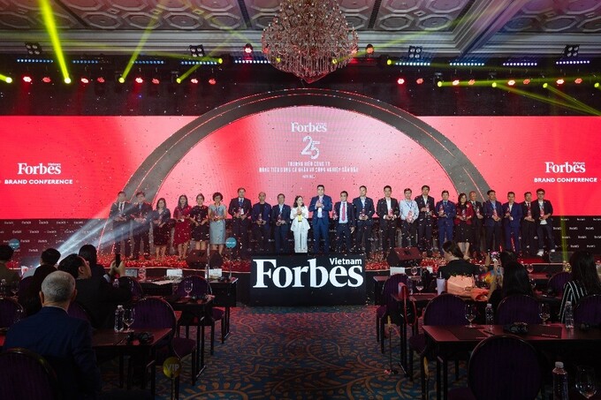 Top 25 thương hiệu dẫn đầu trong lĩnh vực hàng tiêu dùng cá nhân và công nghiệp năm 2023 (Ảnh: Forbes Việt Nam).