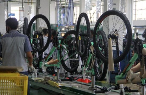 Indonesia tăng thuế nhập khẩu đối với xe đạp, đồng hồ và mỹ phẩm.
