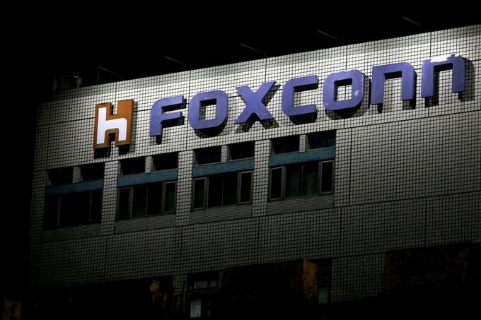 Logo của Foxconn bên ngoài một tòa nhà ở Đài Bắc, Đài Loan.