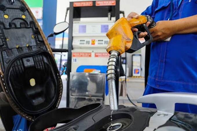 Giá xăng dầu đồng loạt giảm.