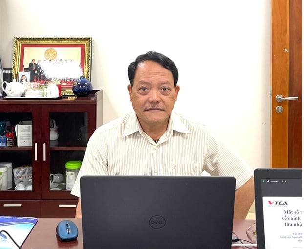 Ông Nguyễn Đình Cư, Phó chủ tịch, kiêm Tổng thư ký VTCA làm giảng viên.