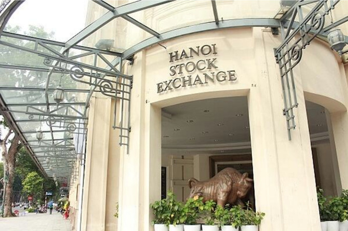 HNX khẳng định sẽ đình chỉ cổ phiếu doanh nghiệp không công bố báo cáo tài chính 3 năm liền