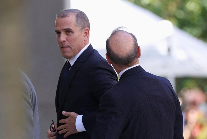 Ông Hunter Biden đến tòa án liên bang ở thành phố Wilmington, bang Delaware, Mỹ, ngày 3/10 (Ảnh: Reuters)