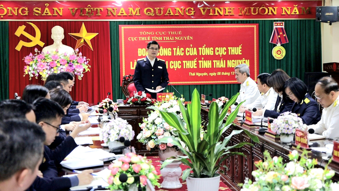 Phó tổng cục trưởng Tổng cục Thuế Vũ Chí Hùng làm việc với Cục Thuế Thái Nguyên.