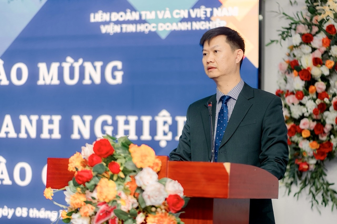Ông Nguyễn Trung Thực, Ủy viên BCH Đảng bộ VCCI, Bí thư Chi bộ Viện Tin học Doanh nghiệp, Phó Viện trưởng Phụ trách điều hành Viện Tin học Doanh nghiệp phát biểu.