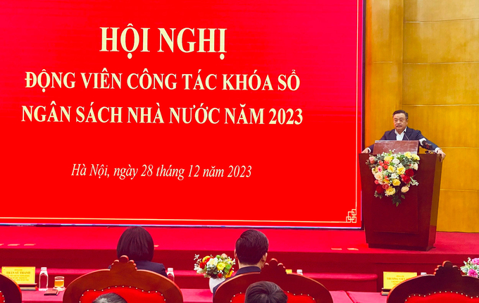 Chủ tịch UBND thành phố Trần Sỹ Thanh phát biểu chỉ đạo hội nghị.