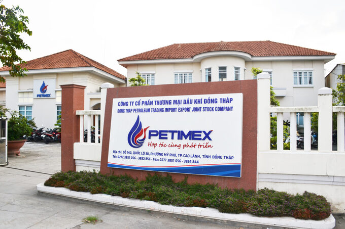 Petimex ủy quyền việc mua bán xăng dầu cho các công ty không phải là công ty con và không được cấp Giấy xác nhận đủ điều kiện làm thương nhân phân phối xăng dầu