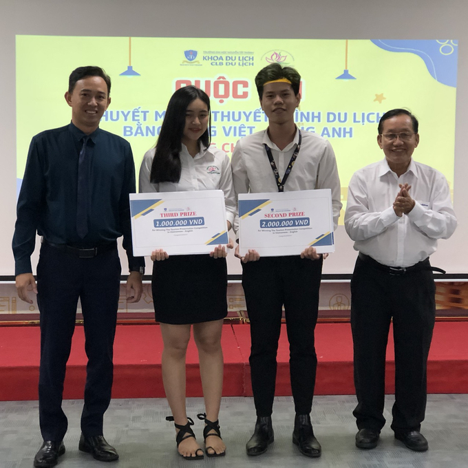 Tại bảng B, Giải Nhì thuộc về thí sinh Nguyễn Chí Phát – Lớp 21DKS1C