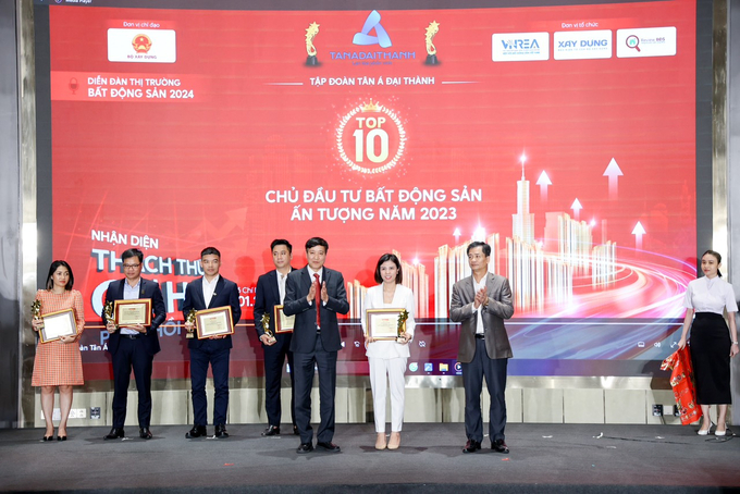 Tân Á Đại Thành - Meyland vinh dự nhận giải thưởng Top 10 chủ đầu tư Bất động sản ấn tượng năm 2023.