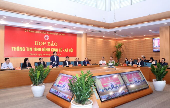 Toàn cảnh buổi họp báo thông tin tình hình kinh tế - xã hội của UBND Tp. Hà Nội