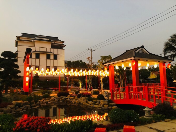 Góc Nhật Bản lung linh với vườn đèn lồng đậm chất phương Đông tại Đại lộ phố Imperia Grand Plaza Đức Hòa.